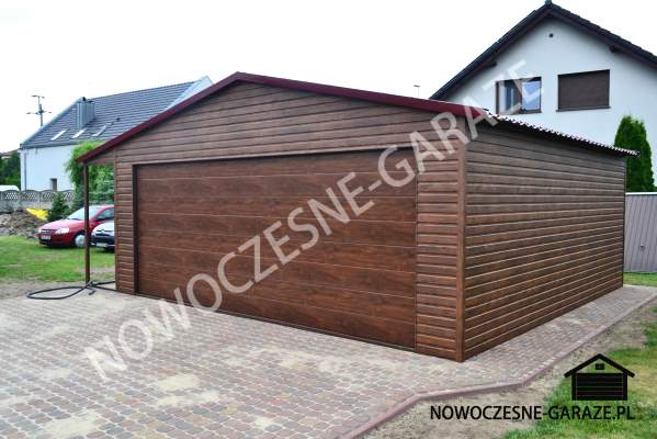 Garaż drewnopodobny z bramą segmentową 6m x 6m + wiata, Kolor ścian i bramy: Orzech